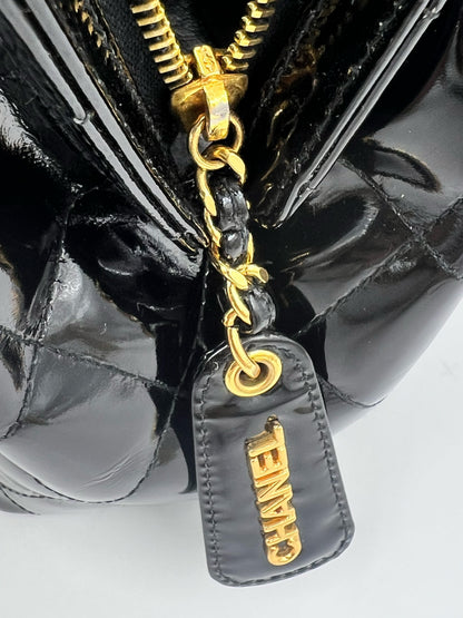 CHANEL Classic Shoulder Bag Lackleder schwarz GHW