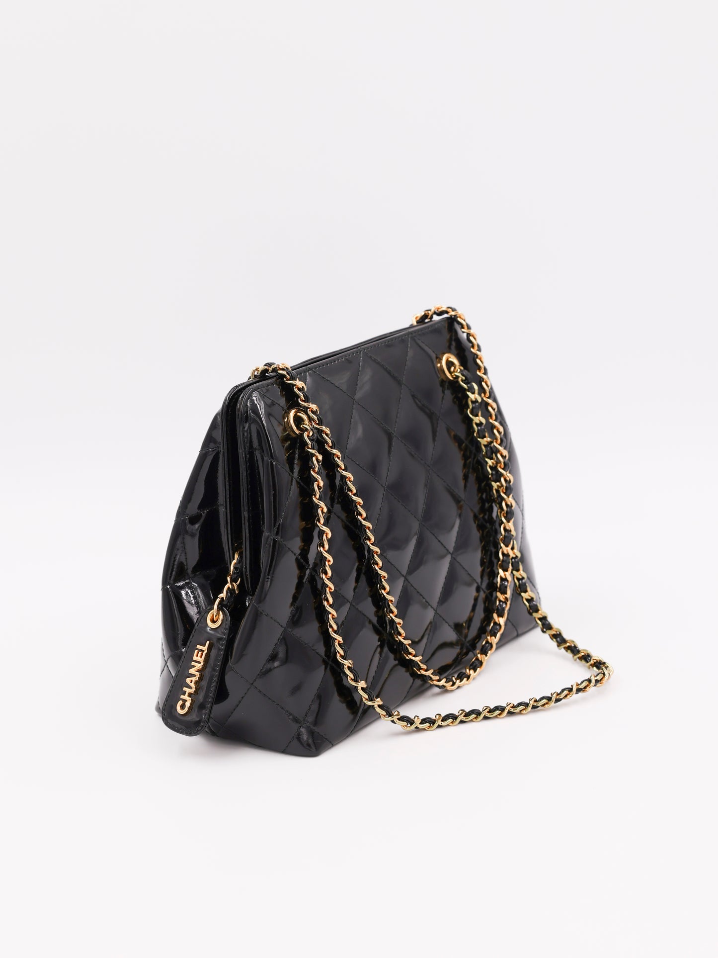 CHANEL Classic Shoulder Bag Lackleder schwarz GHW