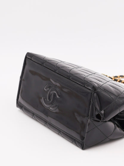 CHANEL Classic Shoulder Bag Lackleder schwarz GHW