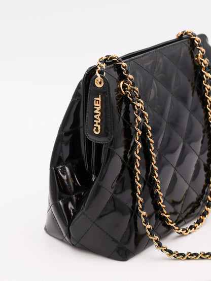 CHANEL Classic Shoulder Bag Lackleder schwarz GHW