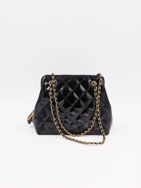 CHANEL Classic Shoulder Bag Lackleder schwarz GHW