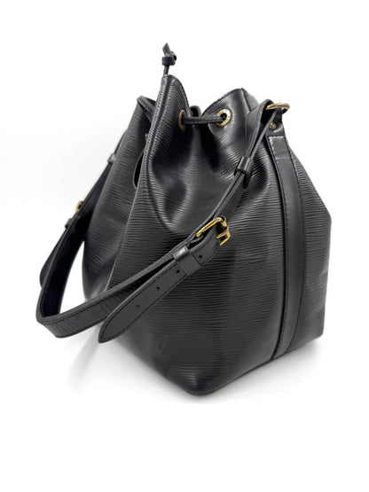 LOUIS VUITTON Noe petit Epi schwarz aus strukturiertem Leder mit verstellbarem Schulterriemen und goldfarbenen Beschlägen