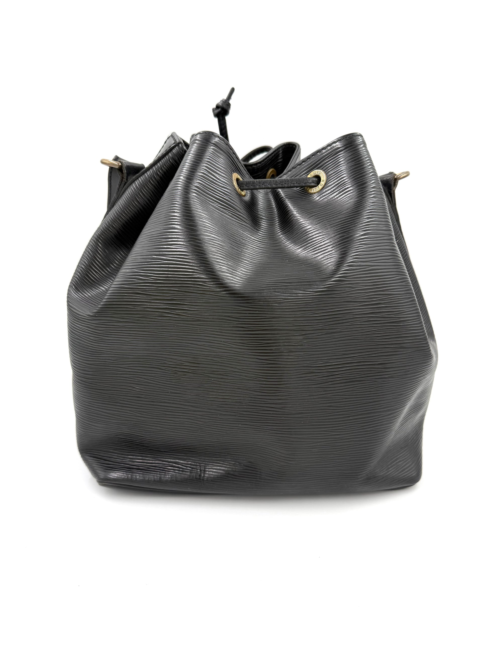 LOUIS VUITTON Noe petit Epi schwarz aus strukturiertem Leder mit Zugband und goldfarbenen Ösen als Designerhandtasche