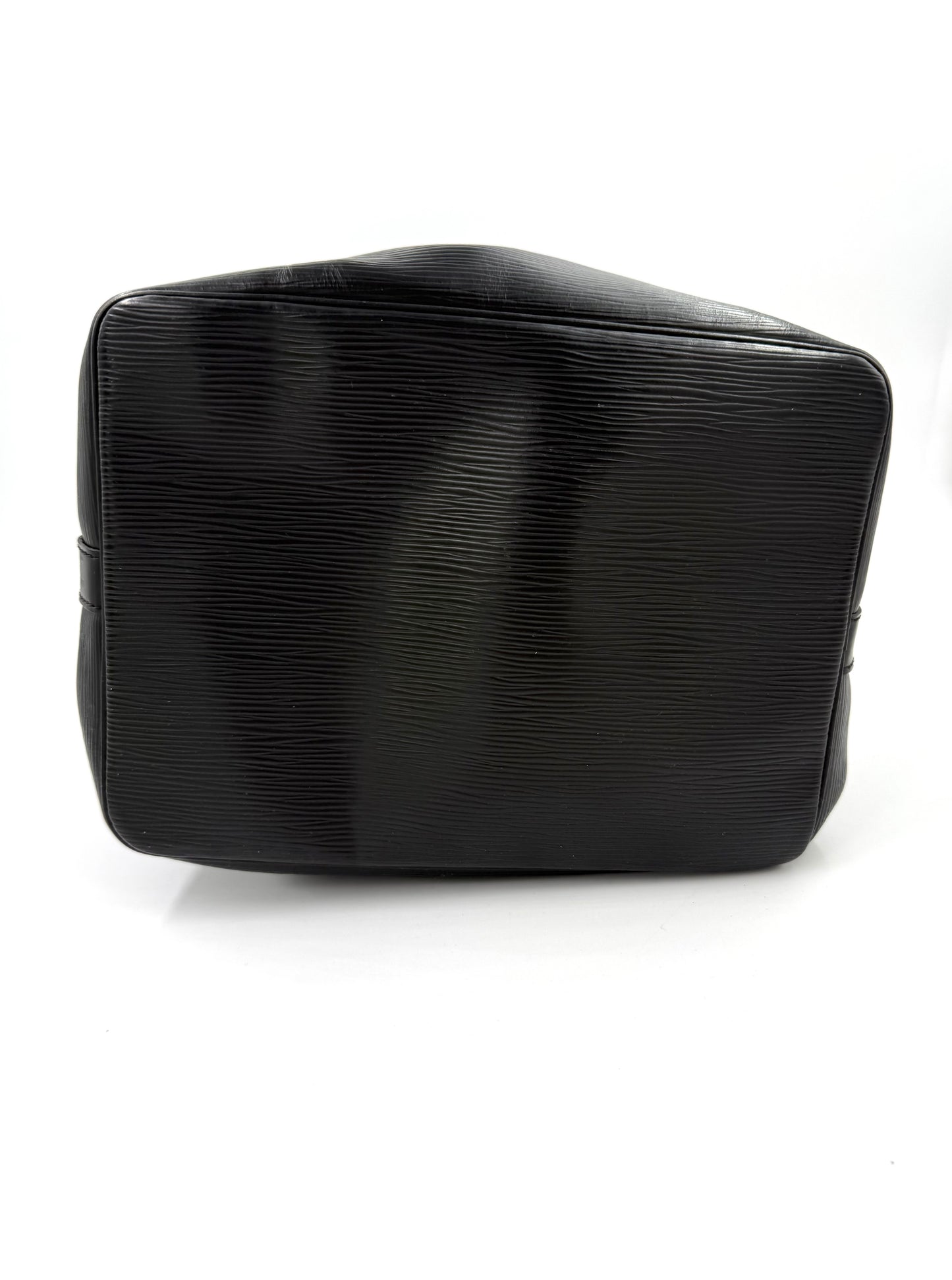 LOUIS VUITTON Noe petit Epi schwarz mit strukturiertem Leder und charakteristischer Prägung als elegante Designerhandtasche