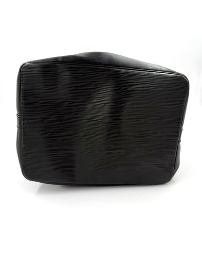 LOUIS VUITTON Noe petit Epi schwarz mit strukturiertem Leder und charakteristischer Prägung als elegante Designerhandtasche