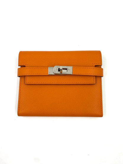 HERMÈS Kelly Portemonnaie Epsomleder orange - Clutch & Macarons - M im Quadrat, 2009 - Clutch & Macarons - 