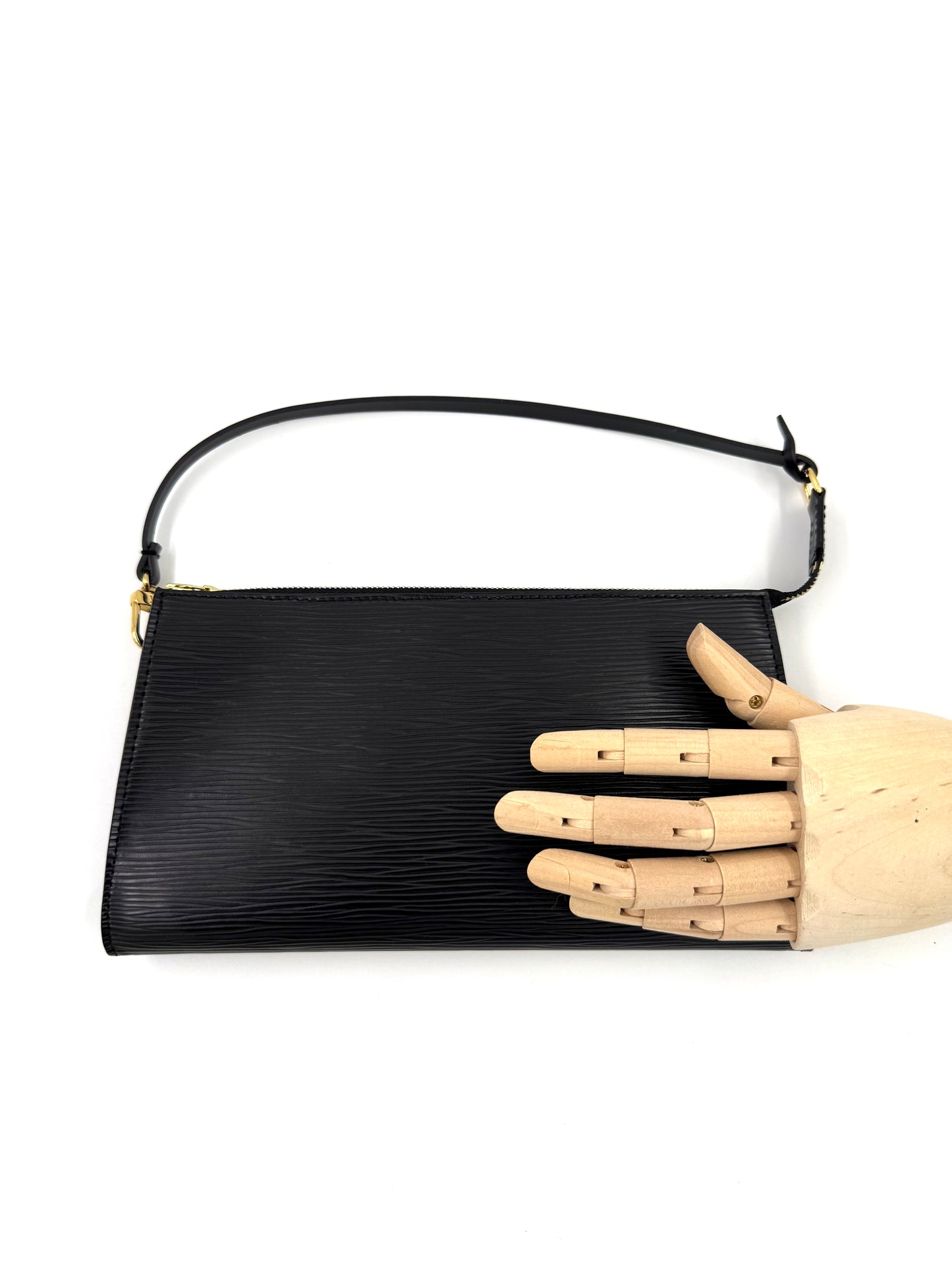 LOUIS VUITTON Pochette Accessoires Epi schwarz
