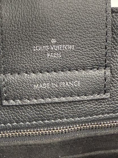 LOUIS VUITTON Lockme schwarz