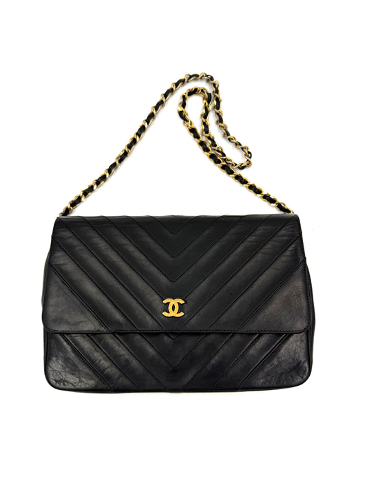 CHANEL Single Flap Chevron schwarz GHW schwarze gesteppte Designerhandtasche mit goldfarbener Kette