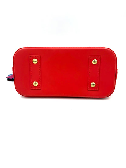 Unterseite der roten LOUIS VUITTON Alma BB Love Birds Designer Handtasche mit goldfarbenen Nieten
