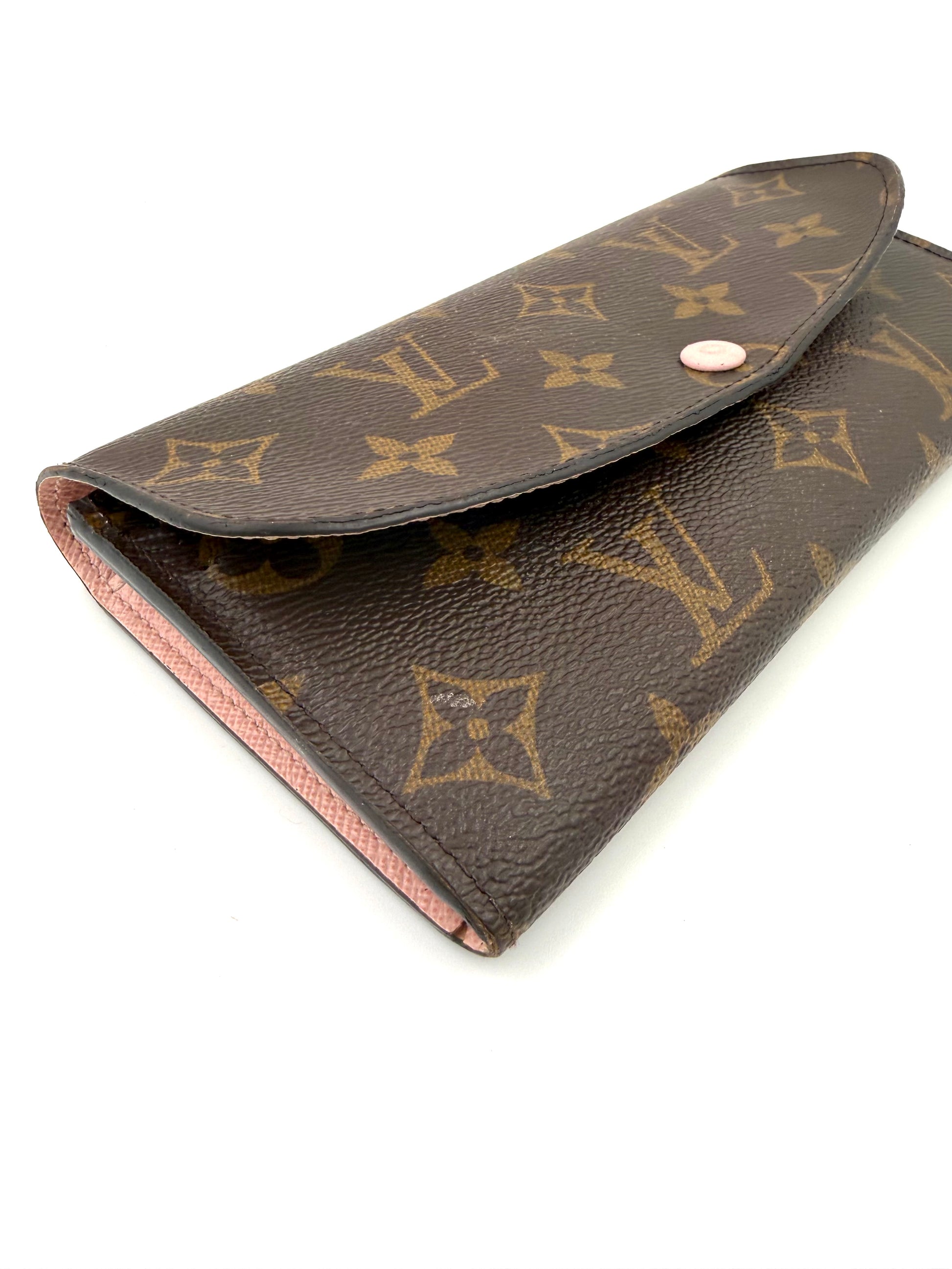 LOUIS VUITTON Emilie Monogram Canvas rose Ballerine Clutch mit rosafarbenem Knopfverschluss und klassischem Monogramm-Canvas