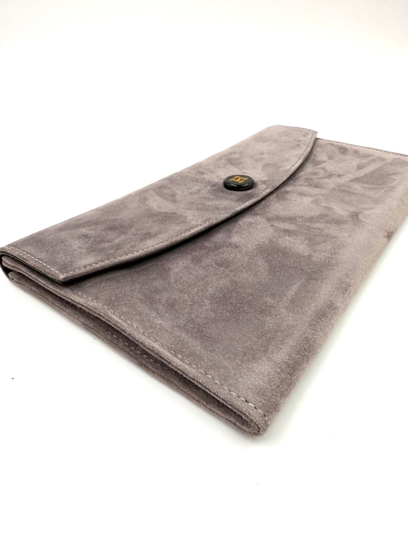 HERMÈS Clutch Suede steingrau - Clutch & Macarons - F im Quadrat; 2002 - Clutch & Macarons - 