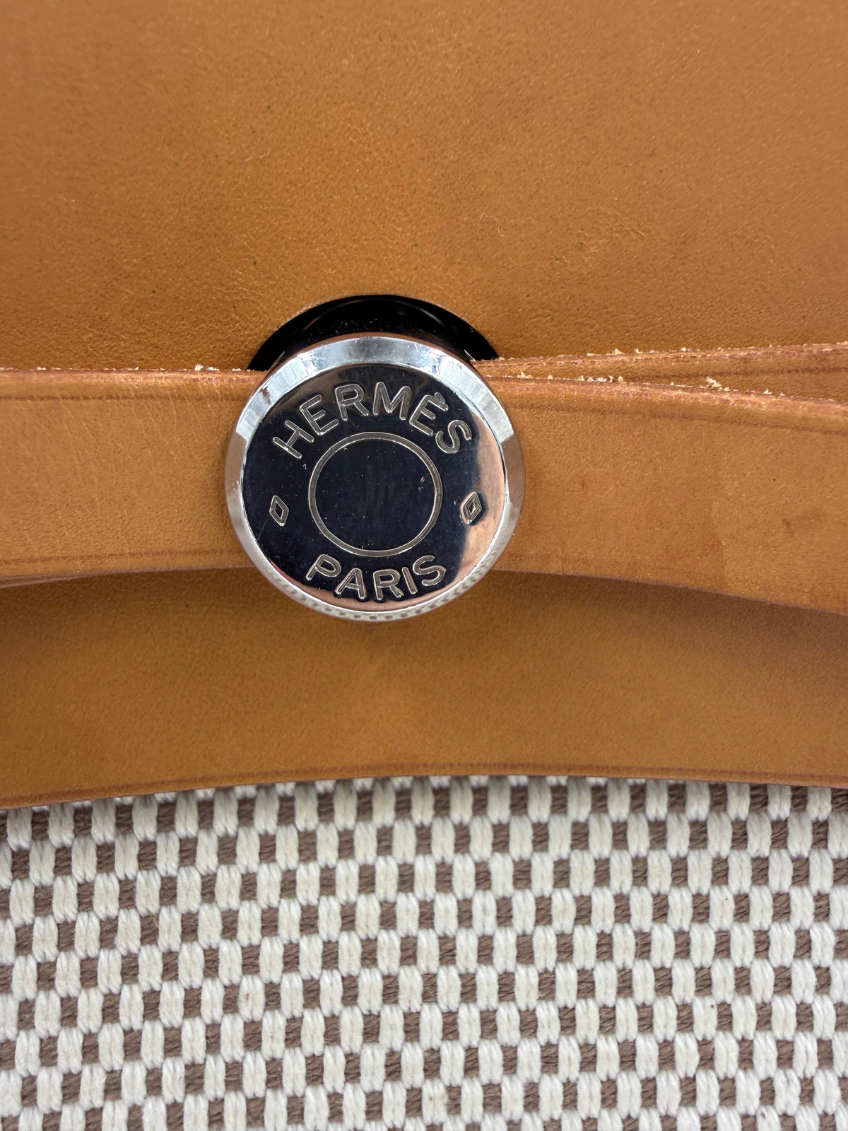 HERMÈS Herbag 39 Messenger Toile / Vache Naturelle PHW mit HERMÈS Paris Verschluss aus Metall