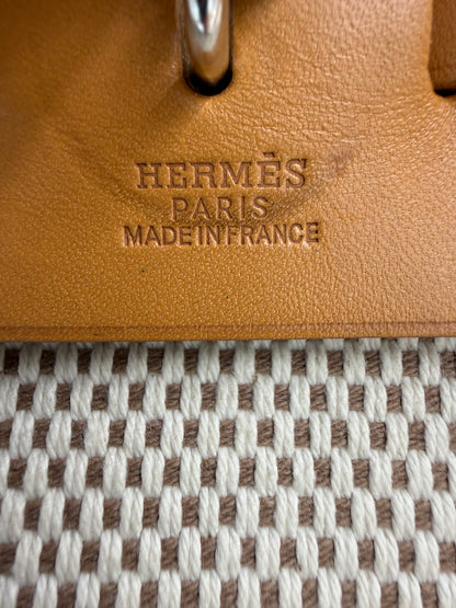 HERMÈS Herbag 39 Messenger Toile / Vache Naturelle PHW mit Hermès Paris Prägung und gewebtem Toile