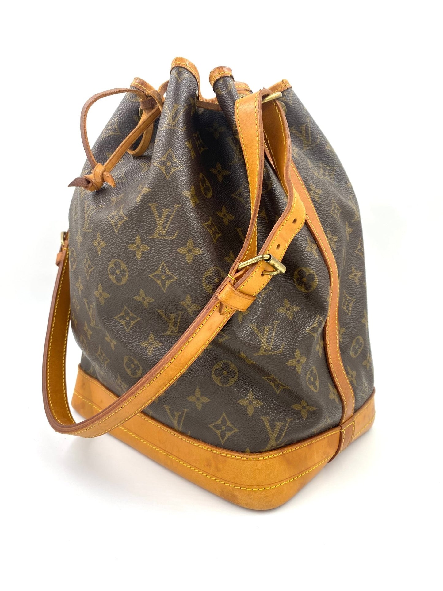 LOUIS VUITTON Vintage Sac Noe grande Monogram Canvas - Clutch & Macarons - AR0924 - Clutch & Macarons - 