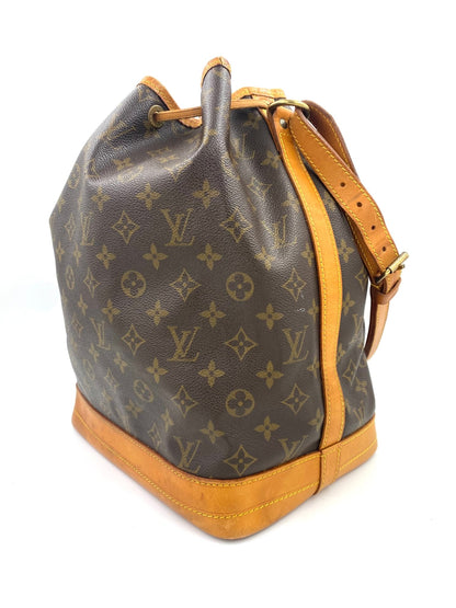 LOUIS VUITTON Vintage Sac Noe grande Monogram Canvas - Clutch & Macarons - AR0924 - Clutch & Macarons - 