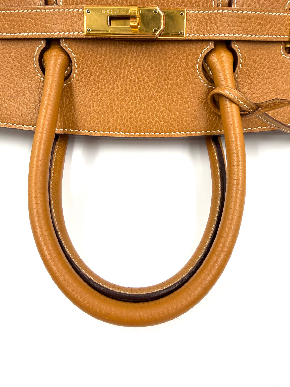HERMÈS Birkin 35 Ardennes Gold GHW Detailansicht mit Lederhenkeln und goldfarbenen Beschlägen
