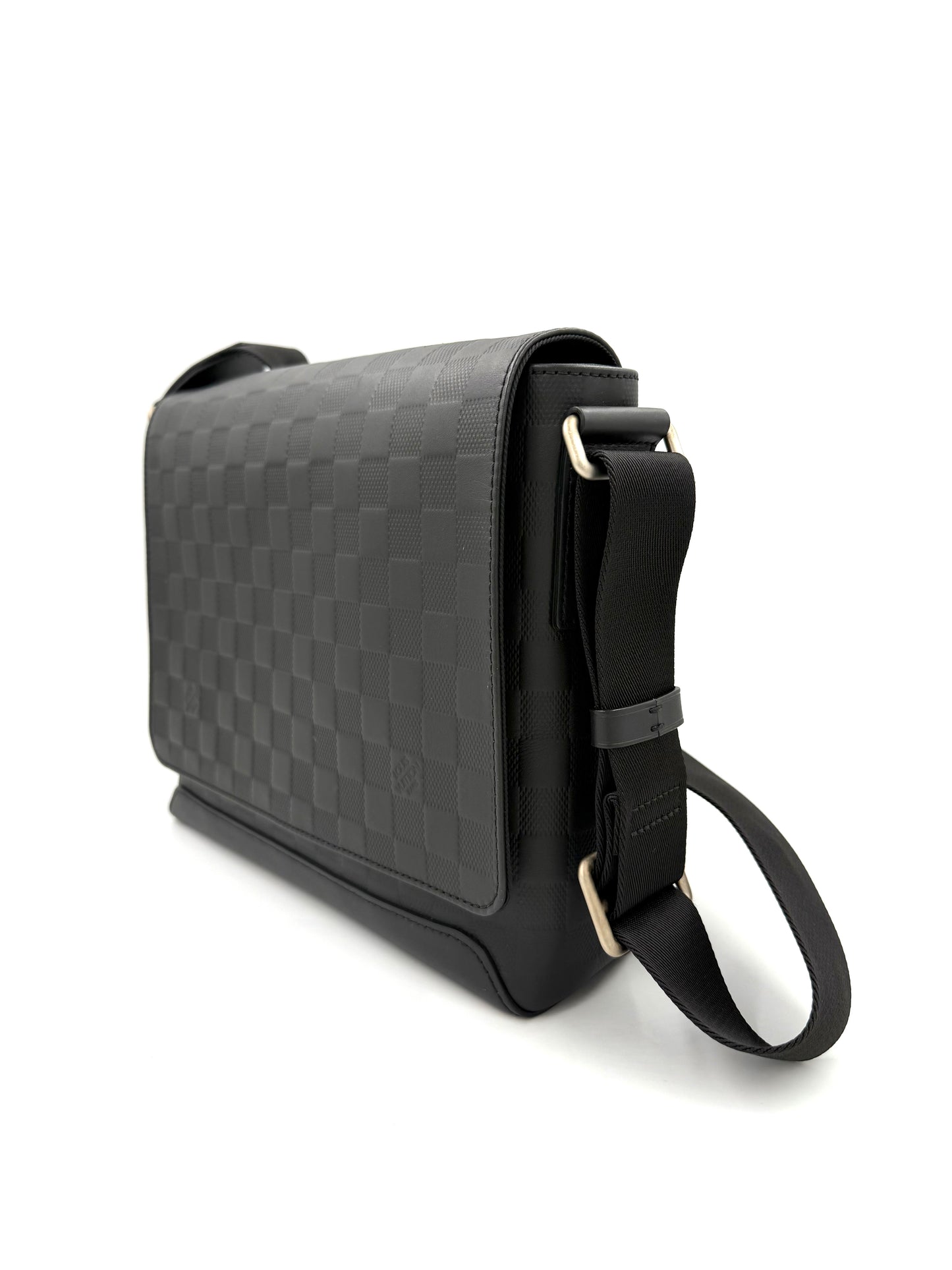 LOUIS VUITTON District PM Damier Infini