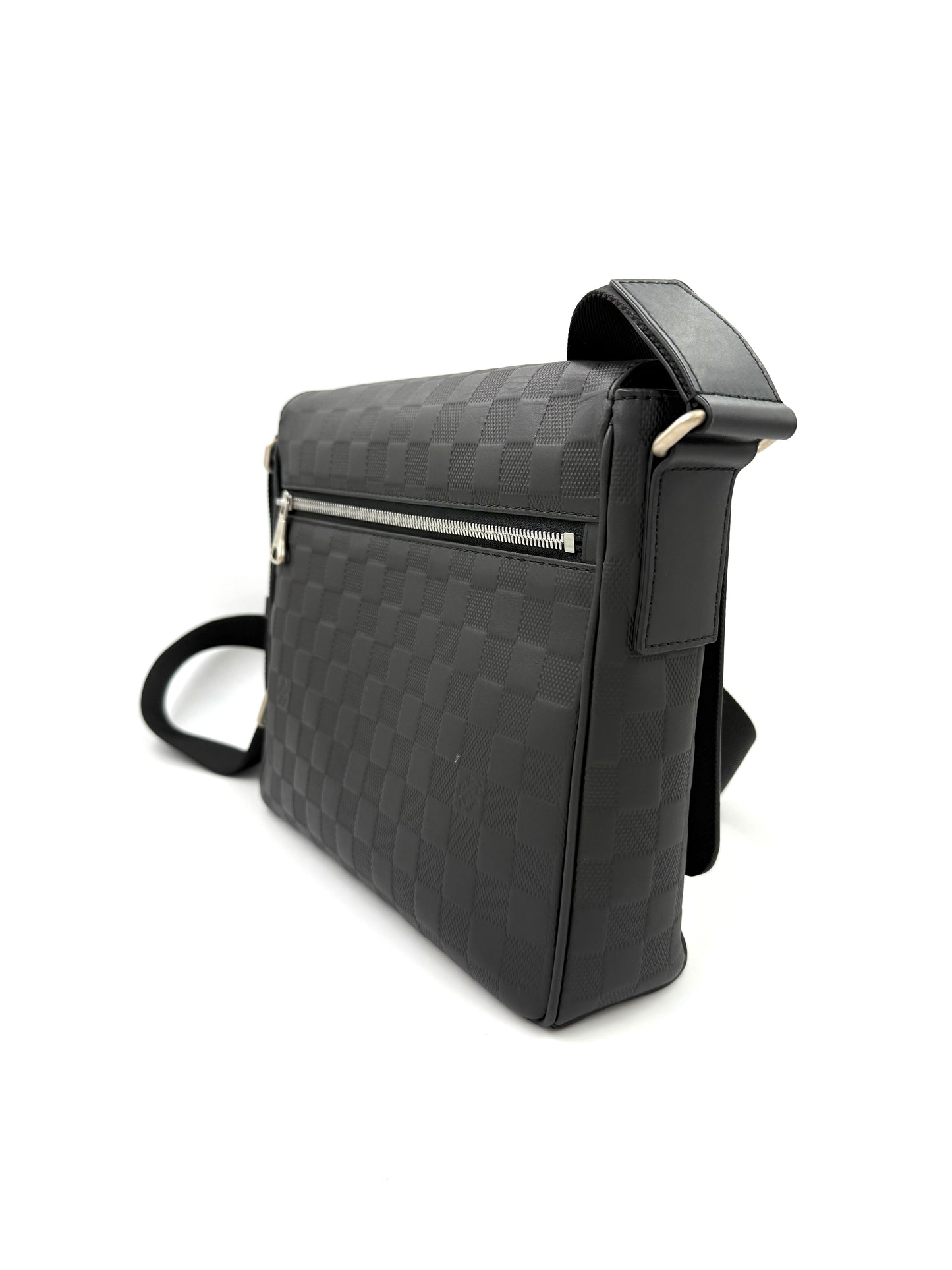 LOUIS VUITTON District PM Damier Infini