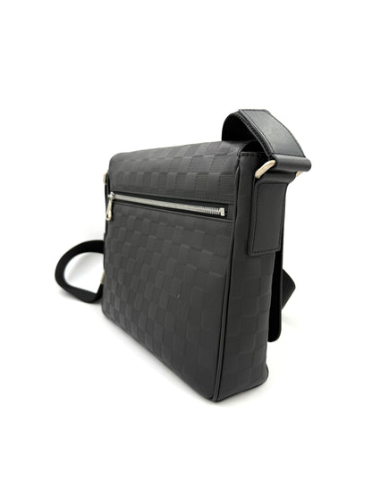 LOUIS VUITTON District PM Damier Infini