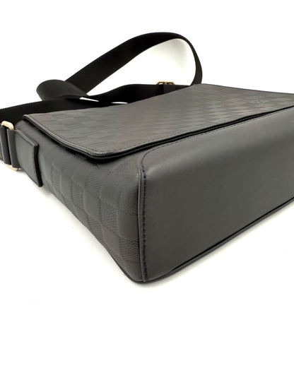 LOUIS VUITTON District PM Damier Infini
