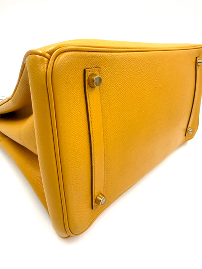 HERMÈS Birkin 35 Courchevel Gelb GHW, gelbe Designerhandtasche aus Leder mit goldfarbenen Beschlägen