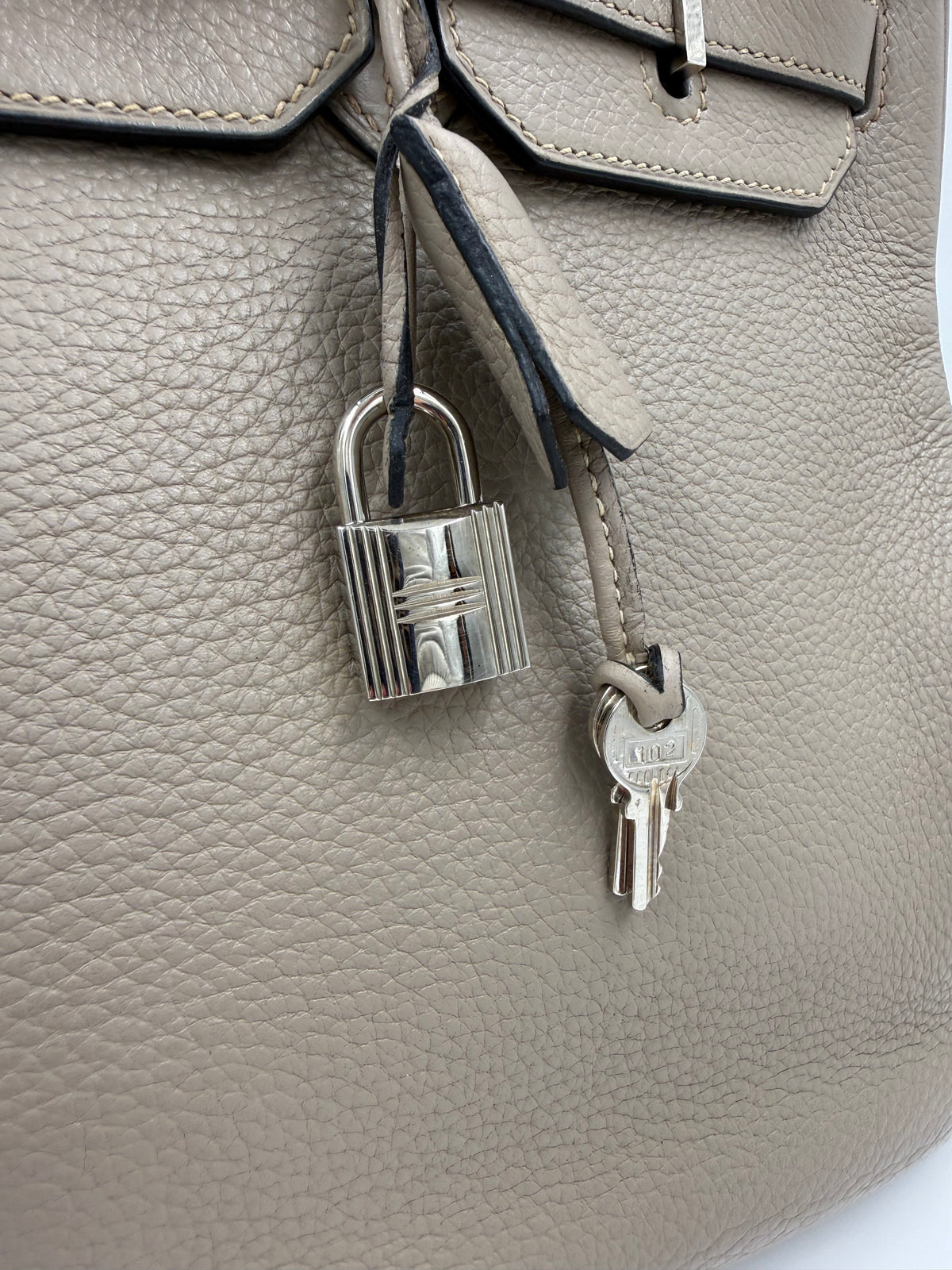 HERMÈS Birkin 35 Togo grau PHW mit silberfarbenem Schloss und Schlüssel