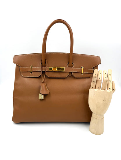 HERMÈS Birkin 35 Courchevel Gold GHW in Braun mit goldfarbenen Beschlägen