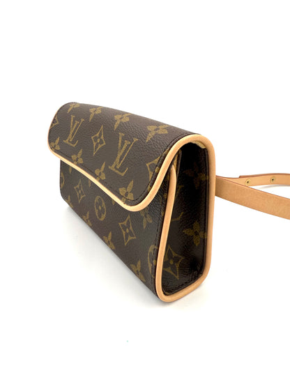 LOUIS VUITTON Pochette Florentine Monogram Canvas