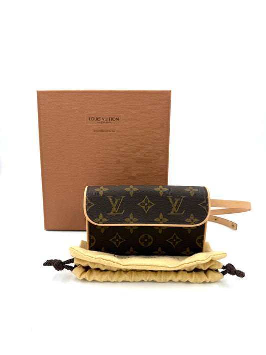 LOUIS VUITTON Pochette Florentine Monogram Canvas