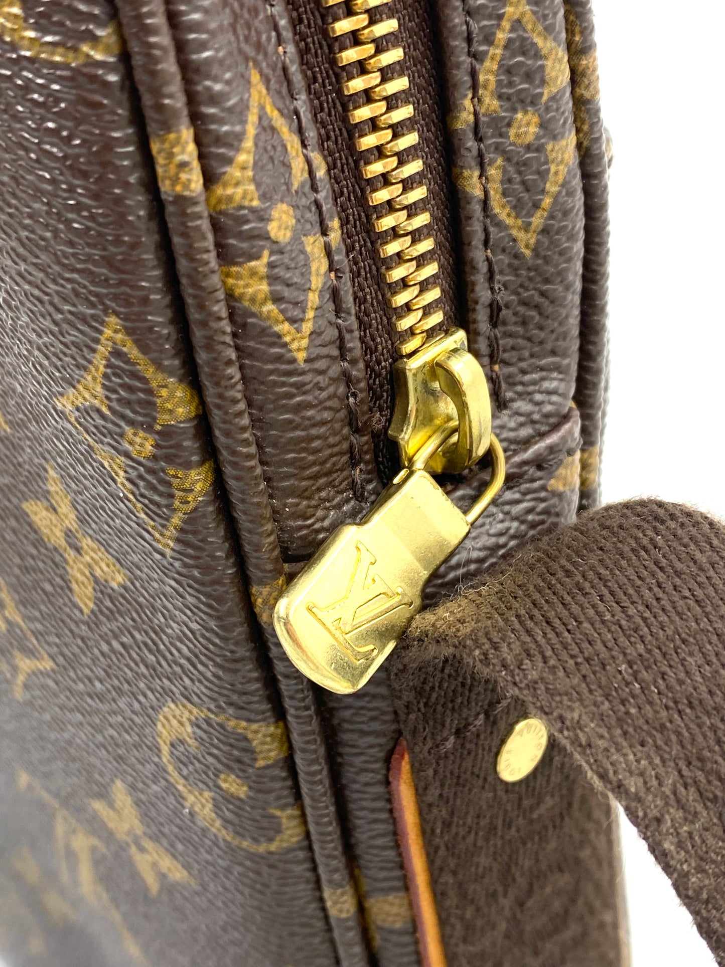 LOUIS VUITTON Trotteur Beaubourg Monogram Canvas