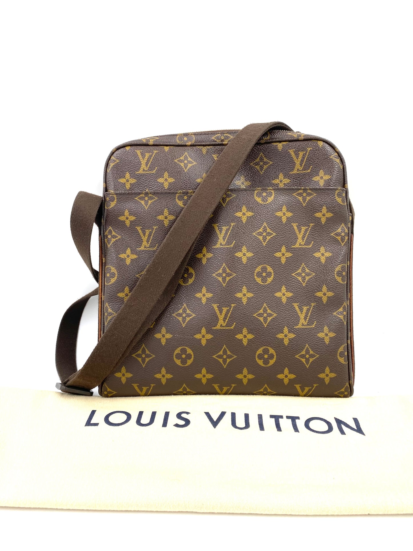 LOUIS VUITTON Trotteur Beaubourg Monogram Canvas