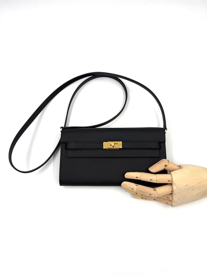 HERMÈS Kelly to Go Epsom schwarz GHW elegante schwarze Ledertasche mit goldfarbenem Verschluss und langem Trageriemen