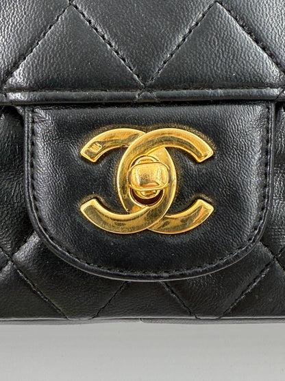 CHANEL Timeless Double Flap medium Lammleder schwarz GHW