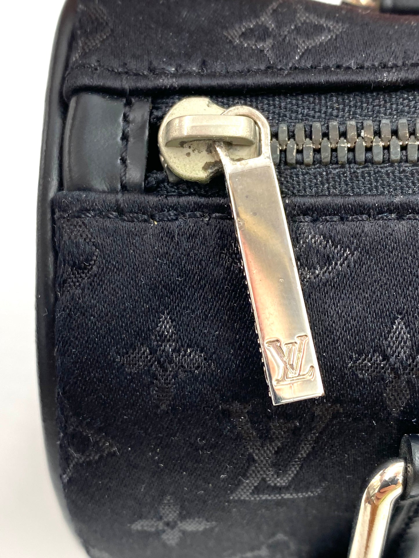 LOUIS VUITTON Mini Papillon schwarz Satin