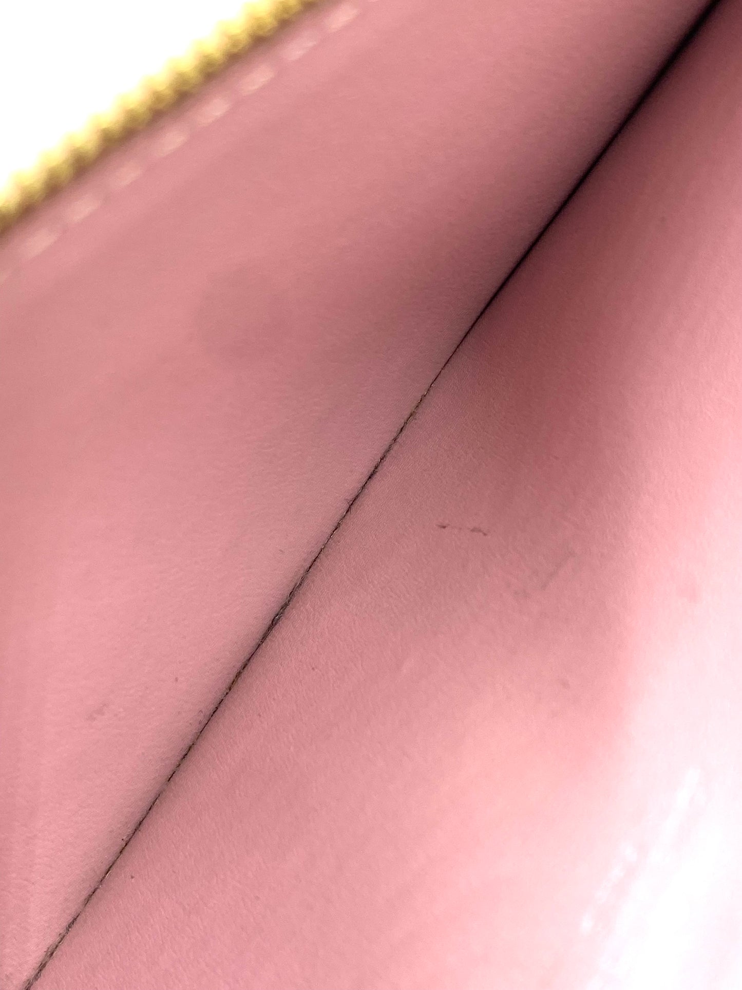 LOUIS VUITTON Pochette Felicie Monogram Vernis rose