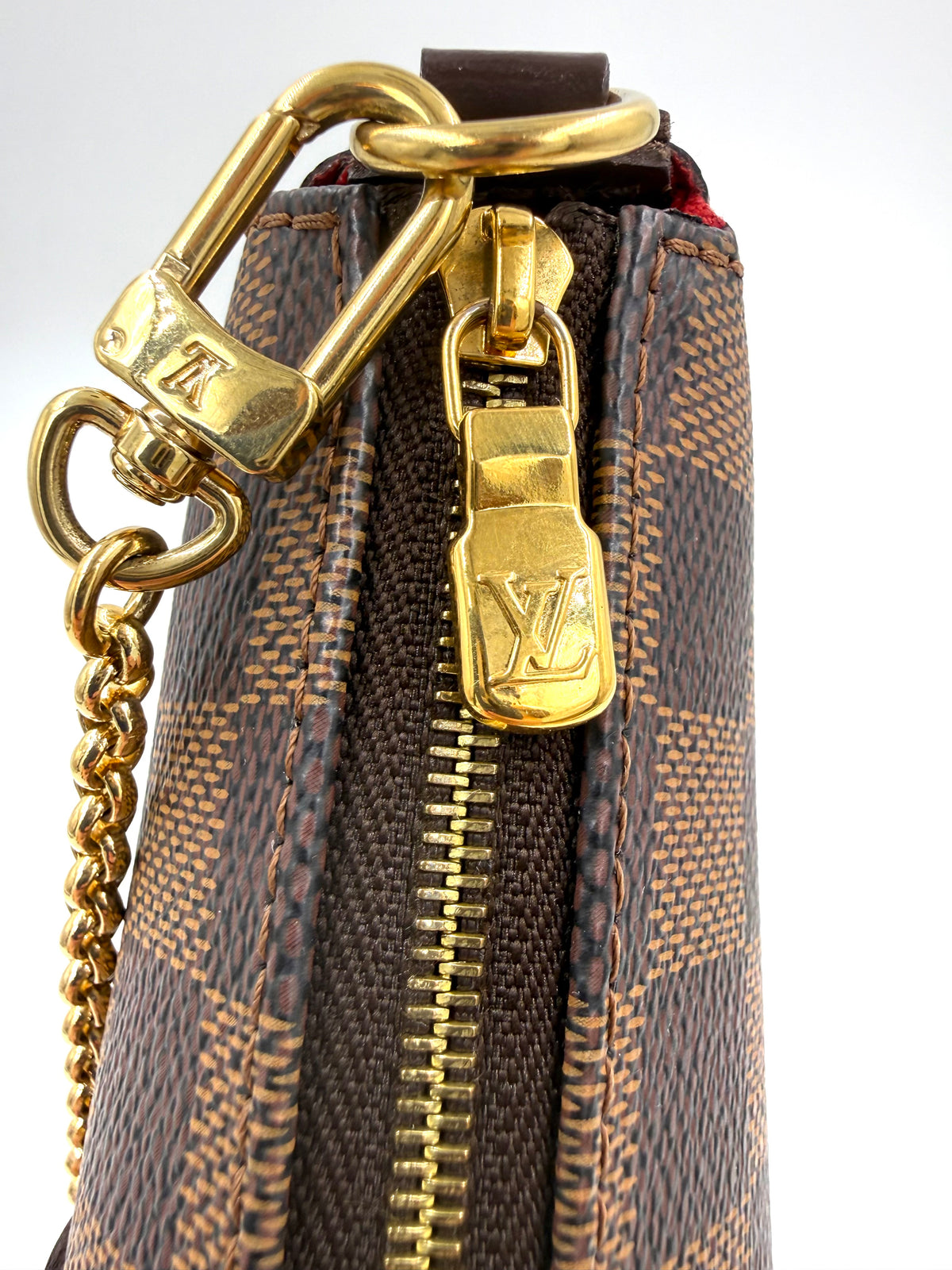 LOUIS VUITTON Pochette Eva Damier Ebene