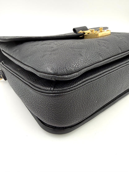 LOUIS VUITTON Pochette Metis Monogram Empreinte schwarz