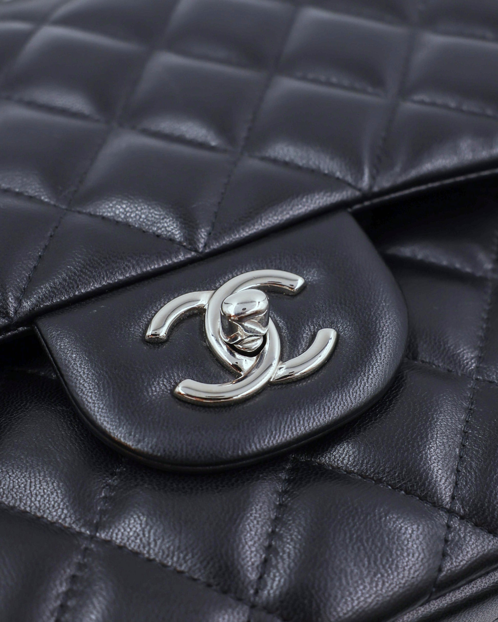 CHANEL Timeless Double Flap Jumbo schwarz SHW, schwarze gesteppte Tasche mit silberfarbenem CC Logo