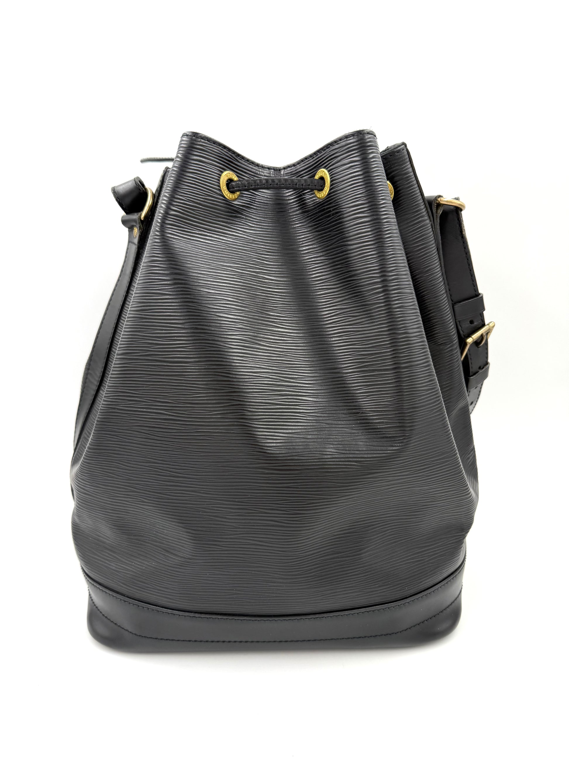 LOUIS VUITTON Noe grande Epi schwarz Frontansicht mit verstellbarem Lederriemen und goldfarbenen Details Designer Tasche Second Hand