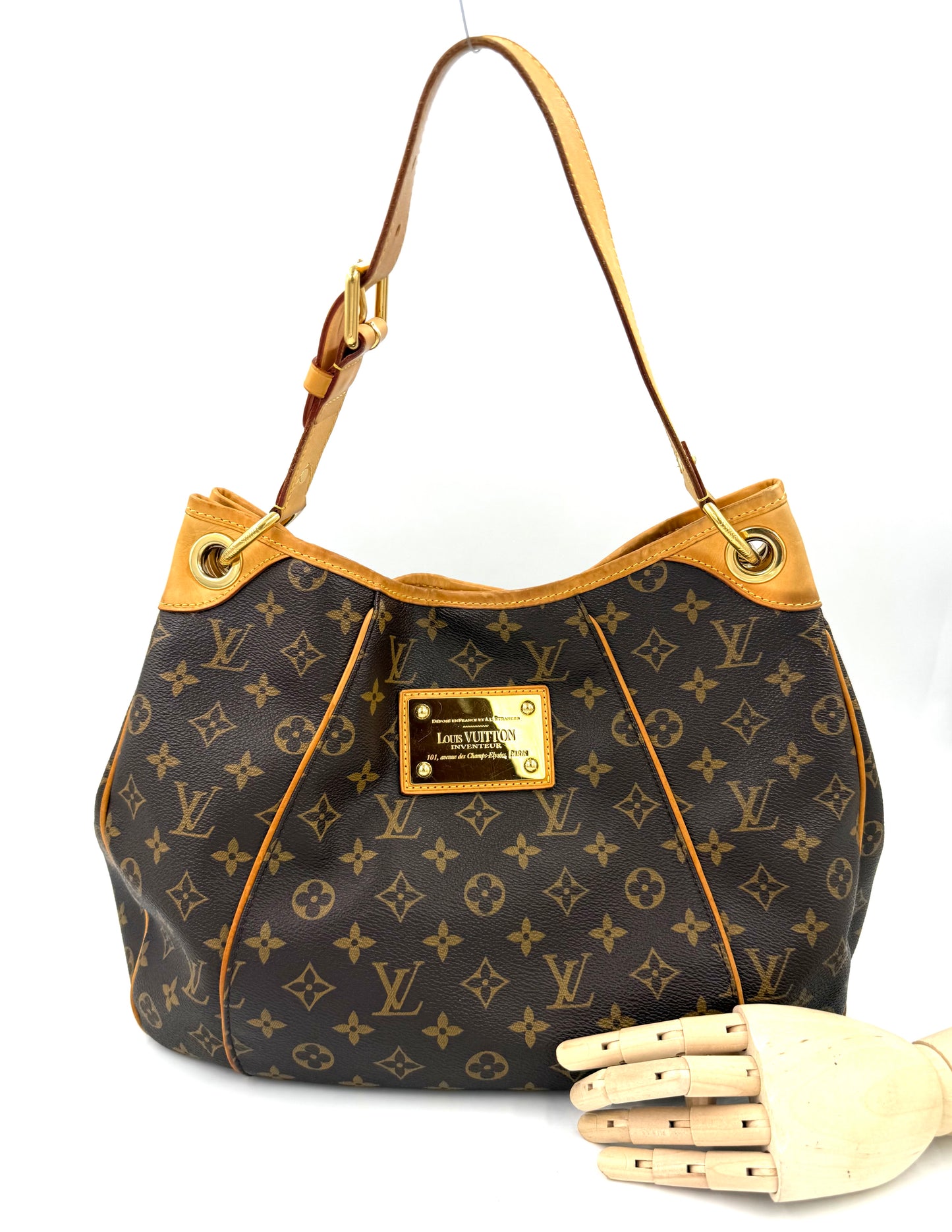 LOUIS VUITTON Galliera MM Monogram Canvas