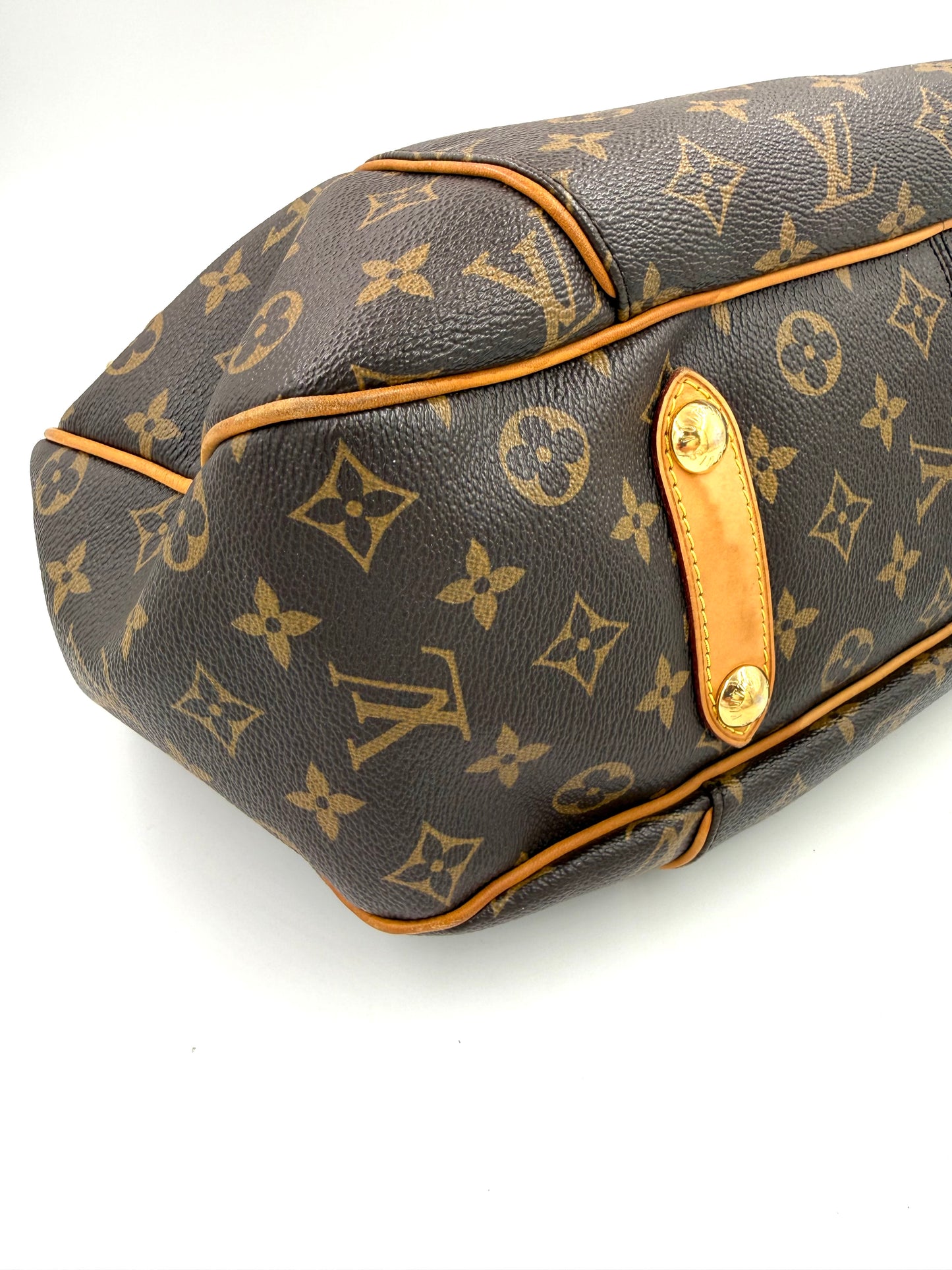 LOUIS VUITTON Galliera MM Monogram Canvas