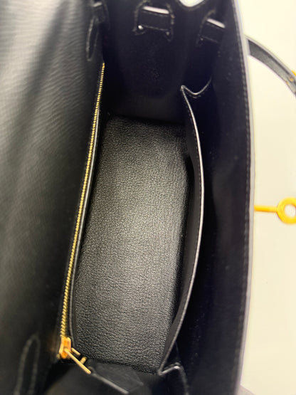 HERMÈS Kelly 25 Epsom Schwarz GHW