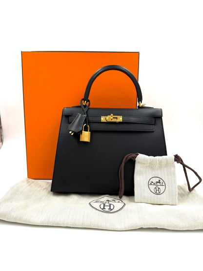 HERMÈS Kelly 25 Epsom Schwarz GHW