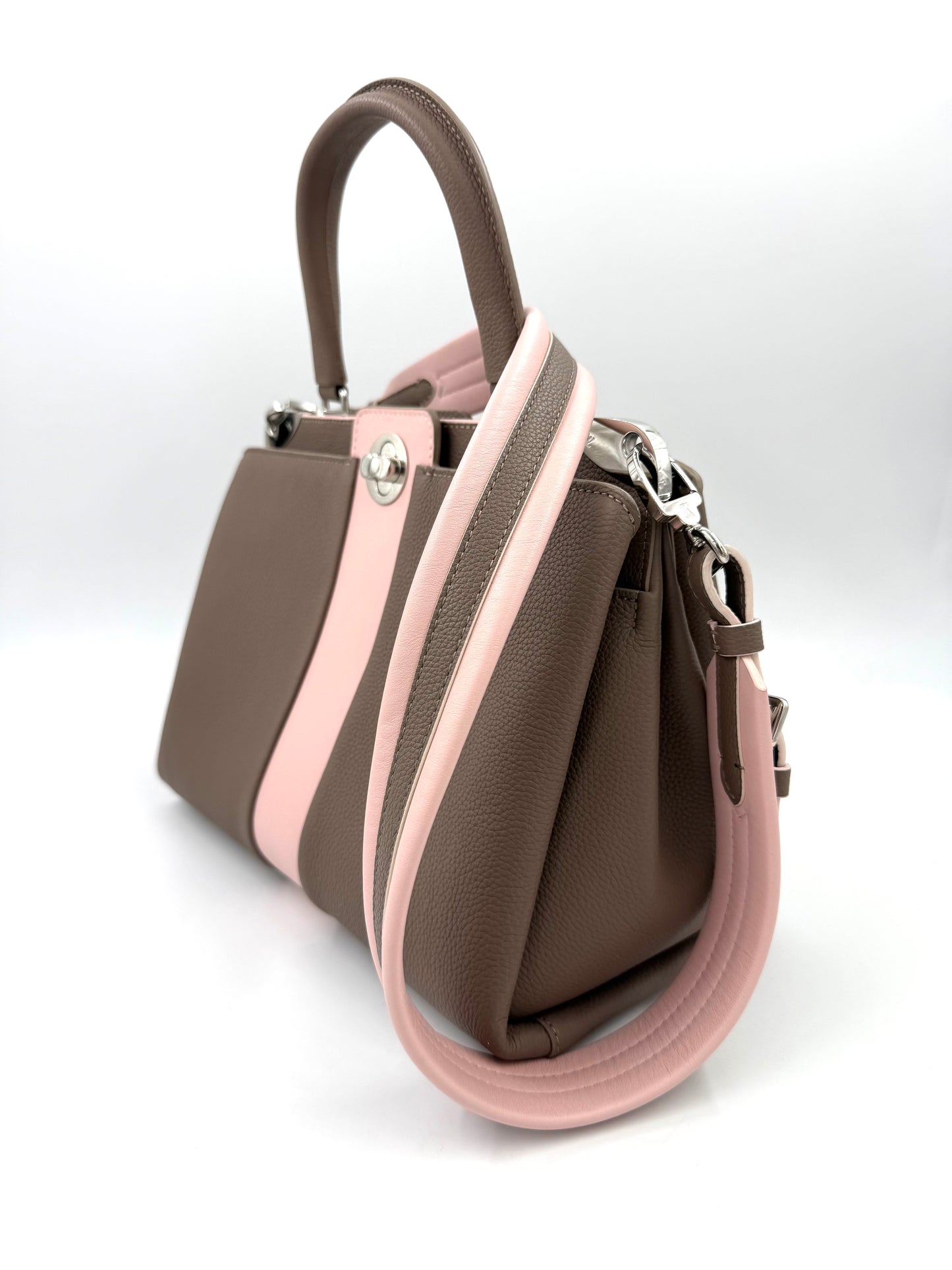 LOUIS VUITTON Astrid Taupe Rose elegante Designer Handtasche aus genarbtem Leder mit verstellbarem Schulterriemen second hand