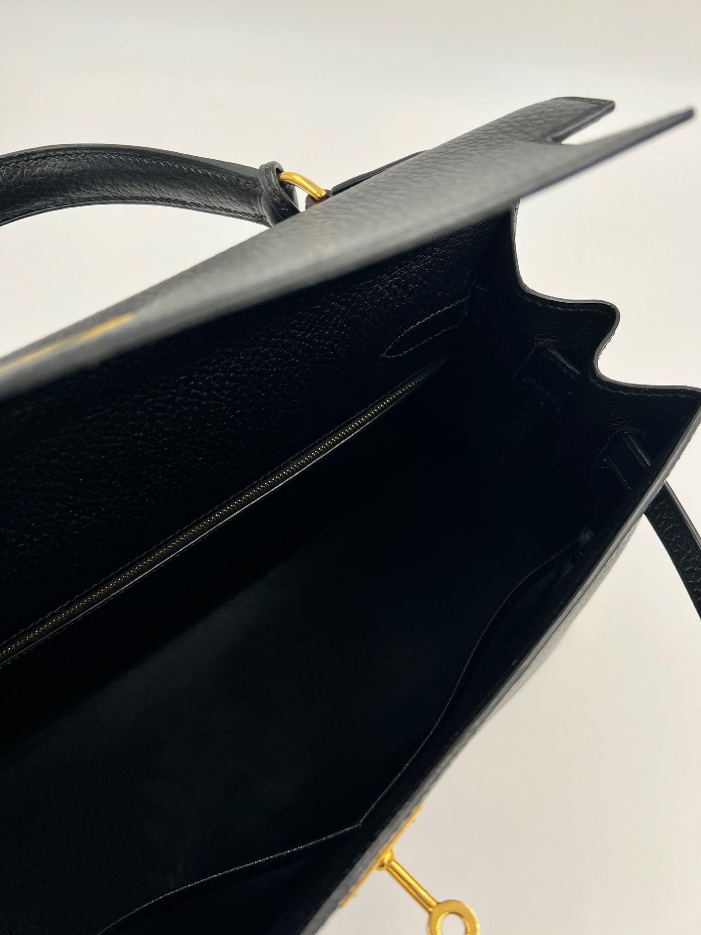 HERMÈS Kelly 32 schwarz GHW