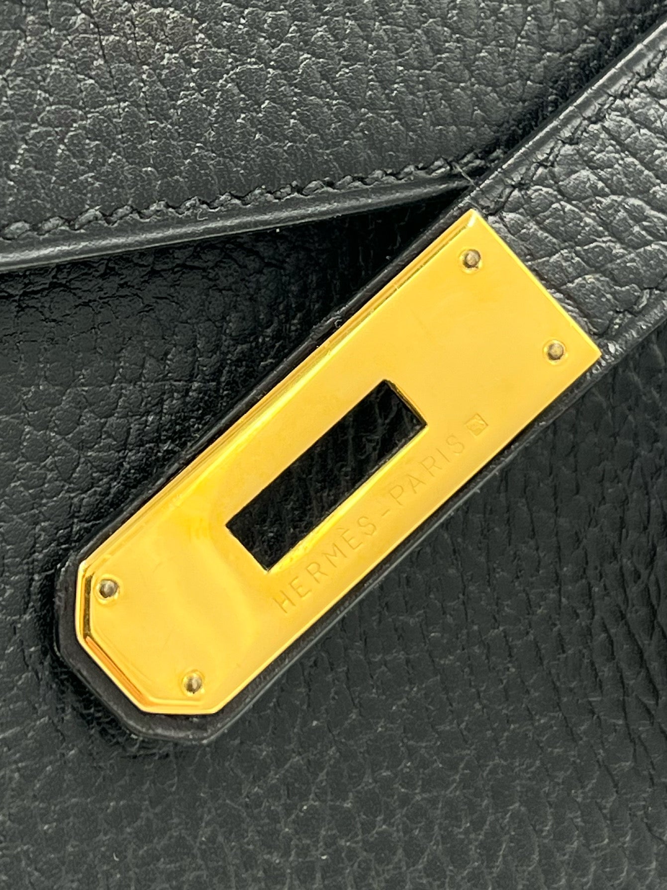 HERMÈS Kelly 32 schwarz GHW