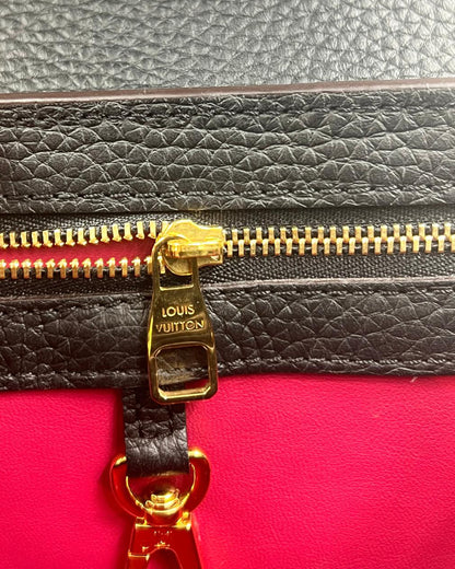 LOUIS VUITTON Capucines MM Taurillon schwarz mit goldfarbenem Reißverschlussdetail