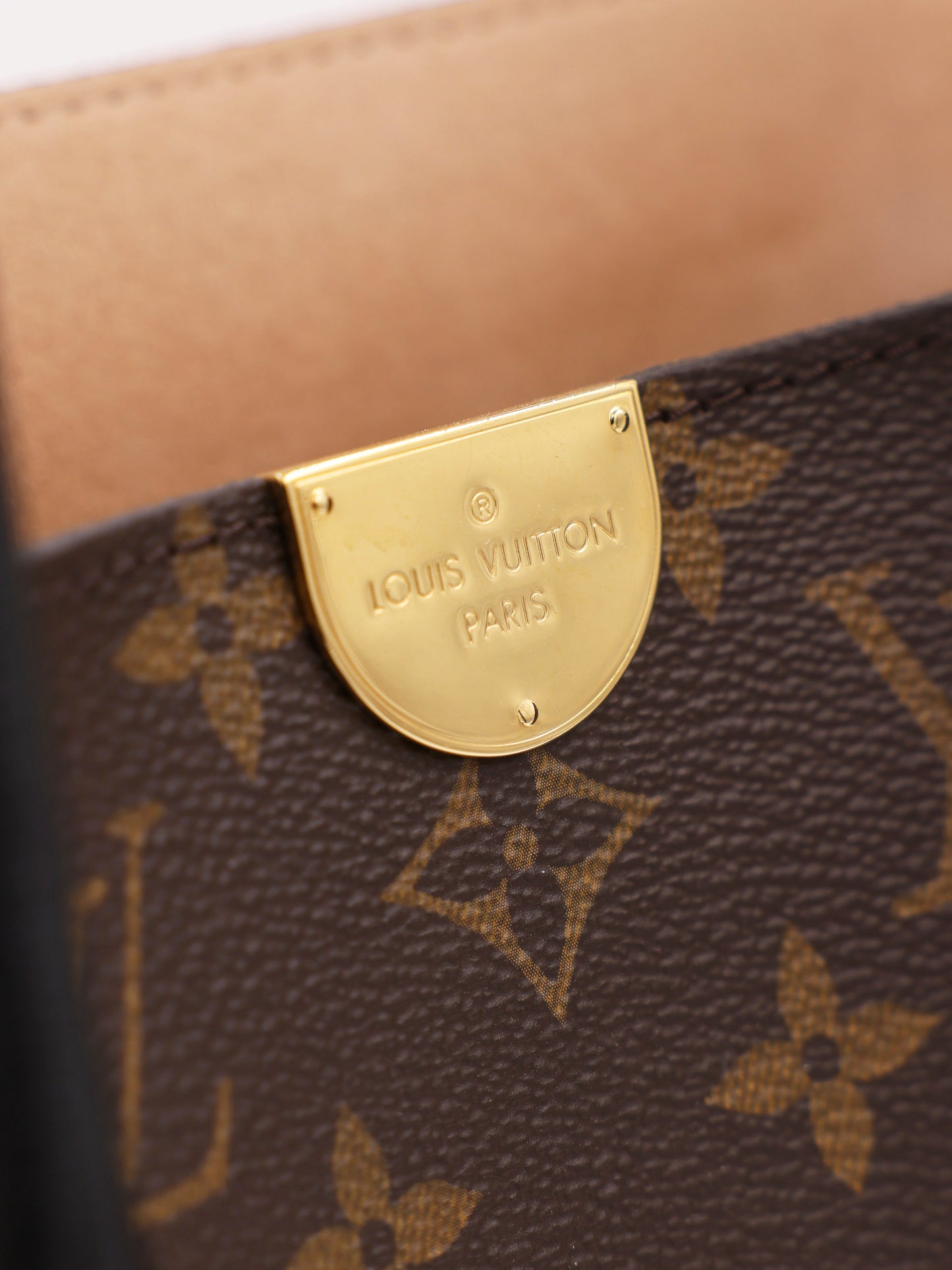 LOUIS VUITTON Flandrin Monogram Canvas schwarz