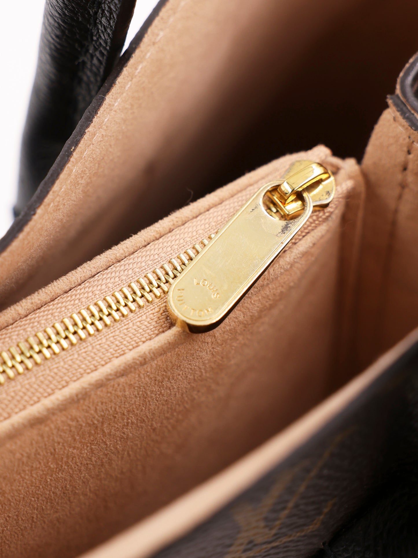 LOUIS VUITTON Flandrin Monogram Canvas schwarz